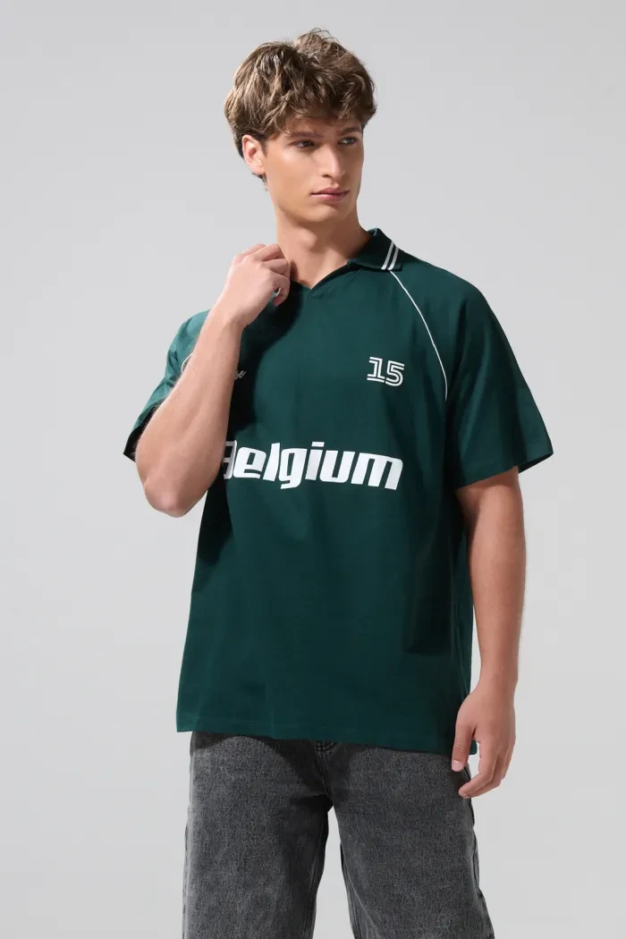 Camiseta oversize college verde oscura con cuello polo
